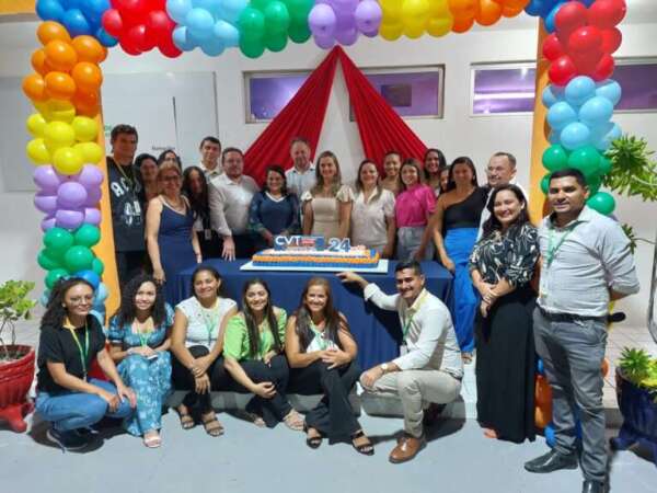 CVT de Beberibe celebra 24 anos com certificação de alunos e desfile de moda
