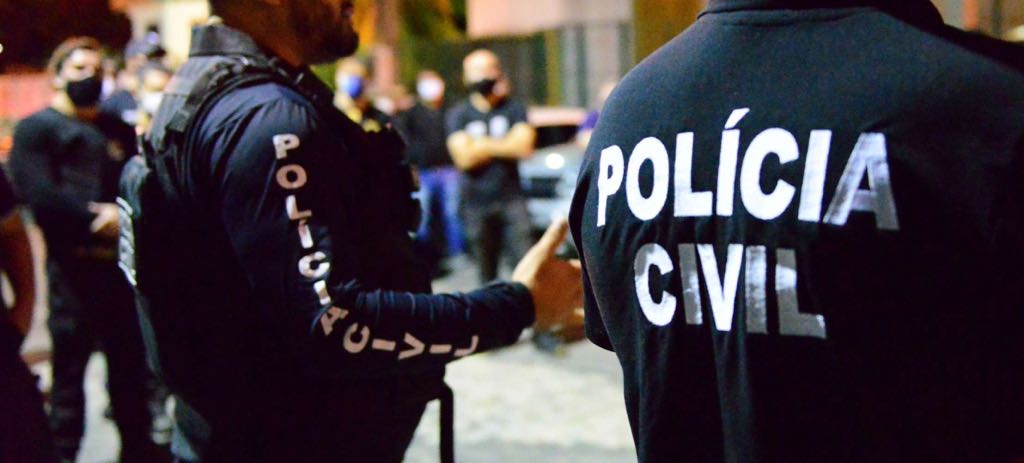 Funcionário de escola e comparsas são presos pela PC-CE suspeitos de roubo contra diretora na Capital