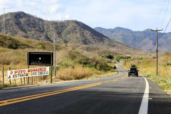 Moradores de localidades de Baturité agora têm acesso pavimentado até a sede do município