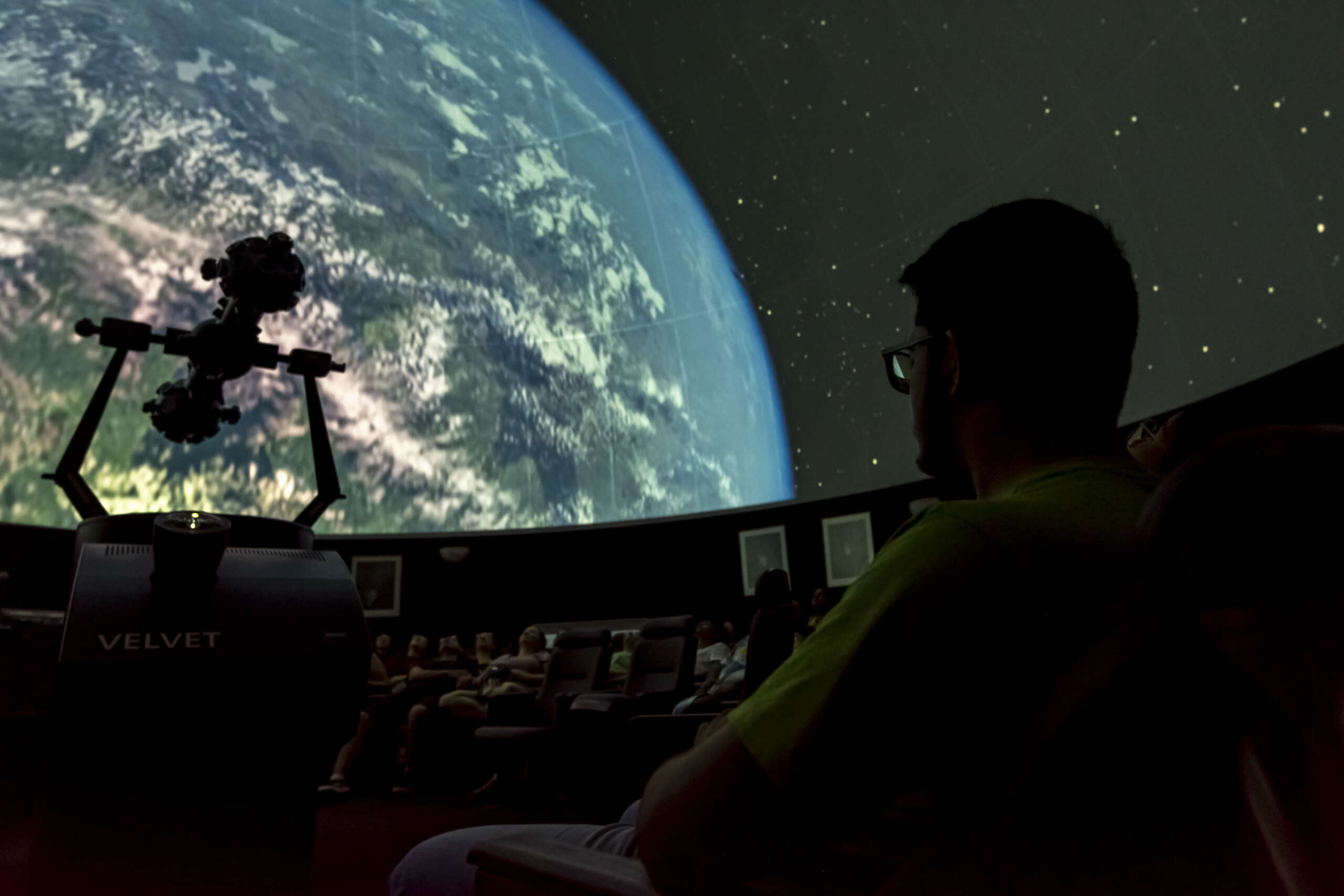 Planetário Rubens de Azevedo oferta programações gratuitas e especiais em outubro