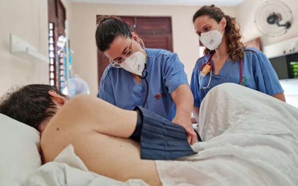 Hospitais da Rede Sesa discutem cuidados paliativos no mês de outubro