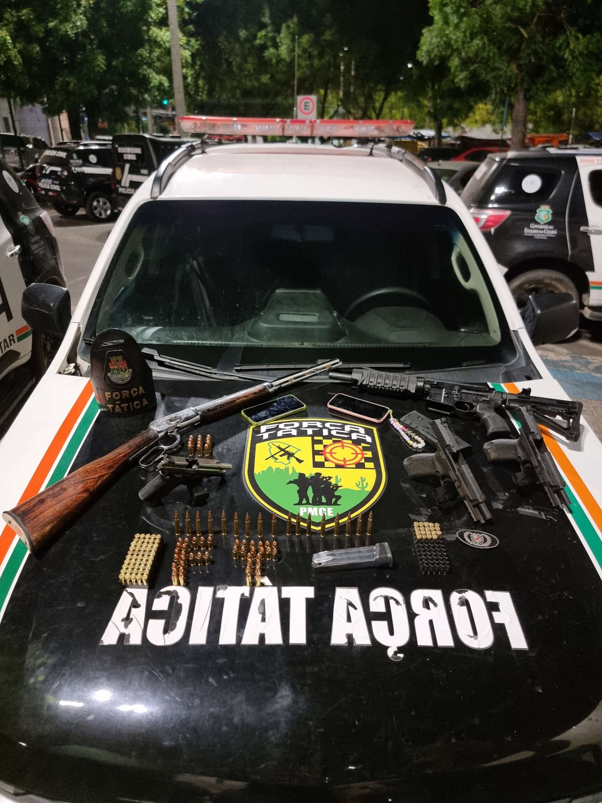 Em ação conjunta, dupla é presa em posse cinco armas, granadas e 132 munições em Sobral