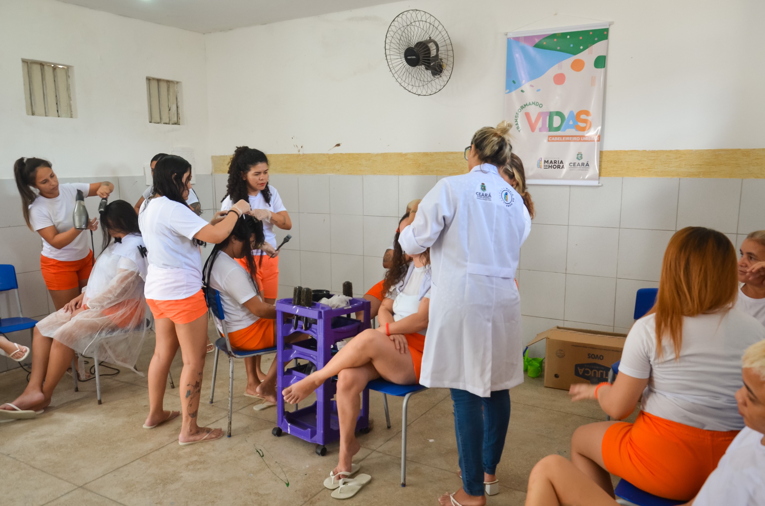 SAP e SPS promovem capacitação profissional na área da beleza para internas do sistema prisional cearense