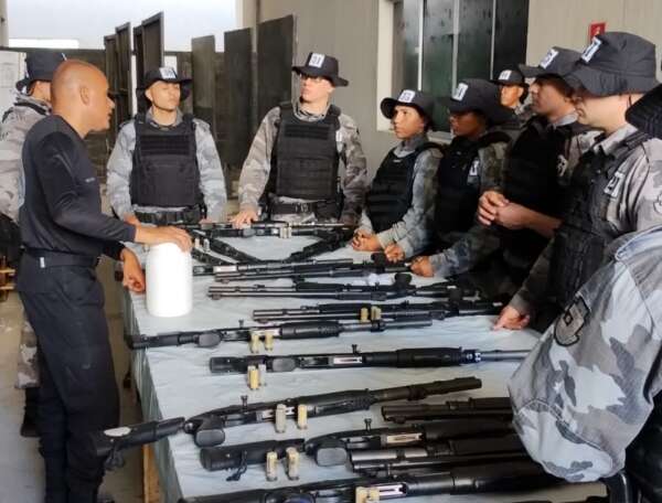 Aesp e PMCE capacitam policiais militares em curso de Força Tática