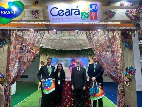 Potenciais do Ceará para os turismos de lazer e negócios são apresentados em feira no Paraguai