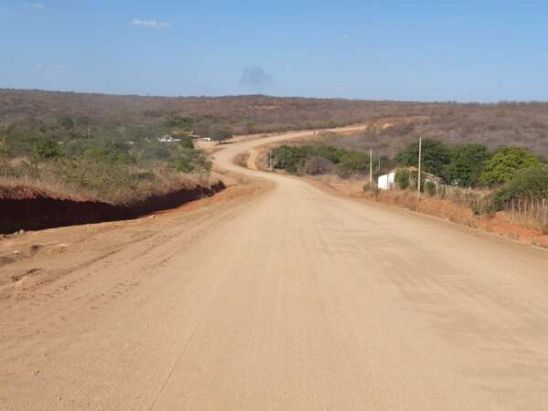 Obra de pavimentação da CE-279, em Parambu, tem 61% do serviços executados