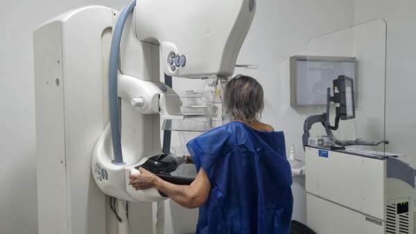 Outubro Rosa: HMJMA disponibiliza exames de mamografias para colaboradoras