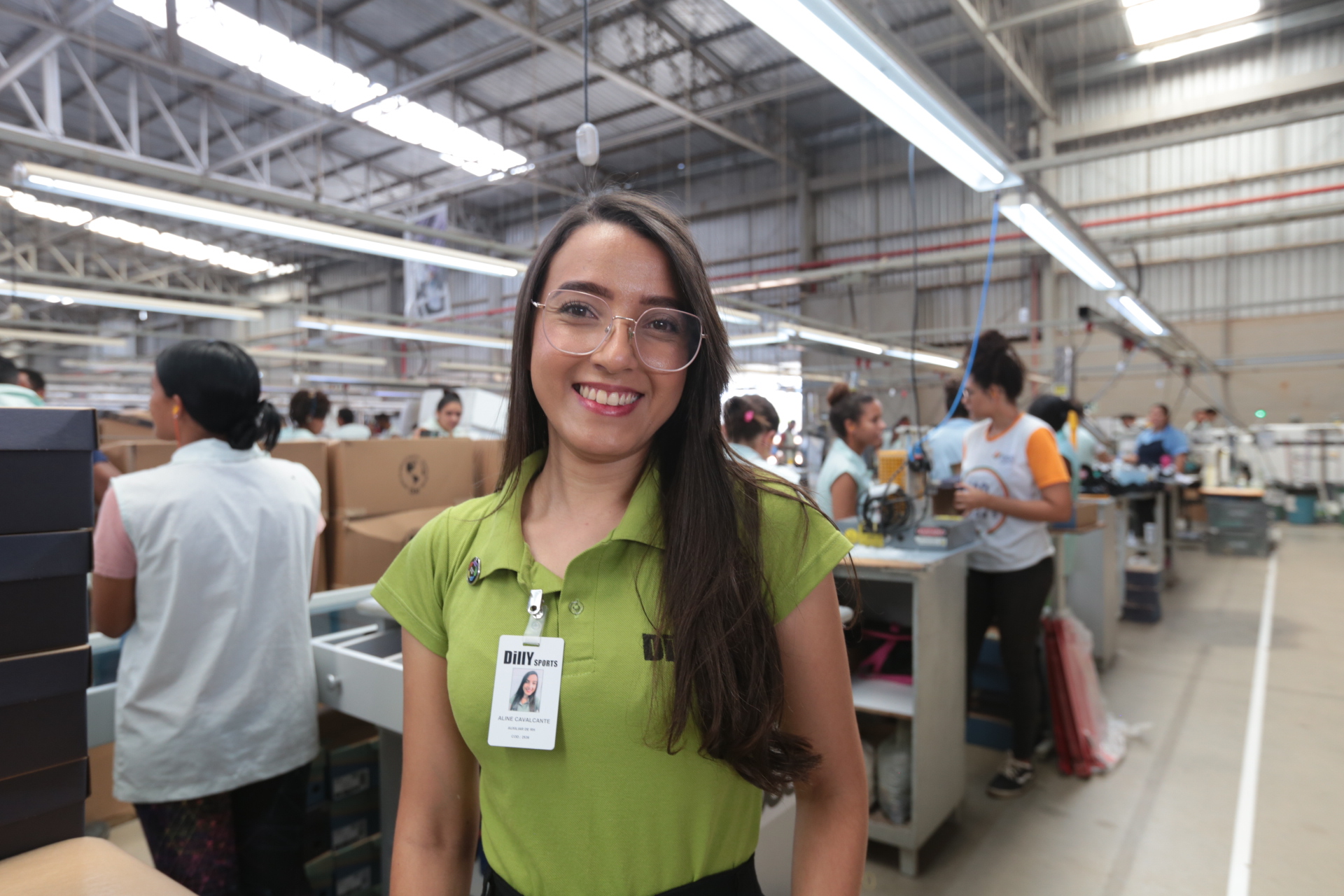 Parceria entre SPS e fábrica de calçados emprega mais jovens do Primeiro Passo, em Brejo Santo