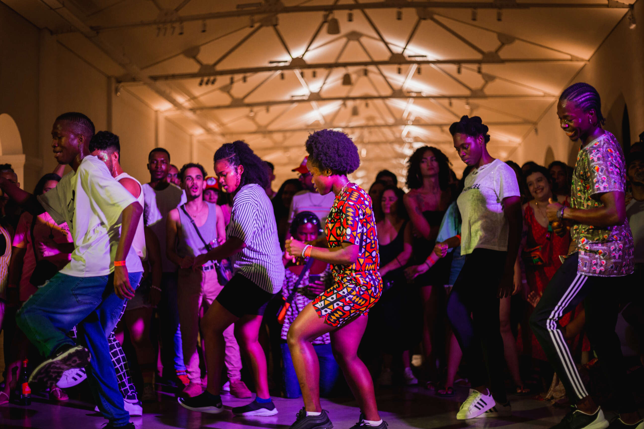 Estação das Artes recebe festa Boom Boom Black, grupo Terreiro Tradição e espetáculos teatrais neste fim de semana