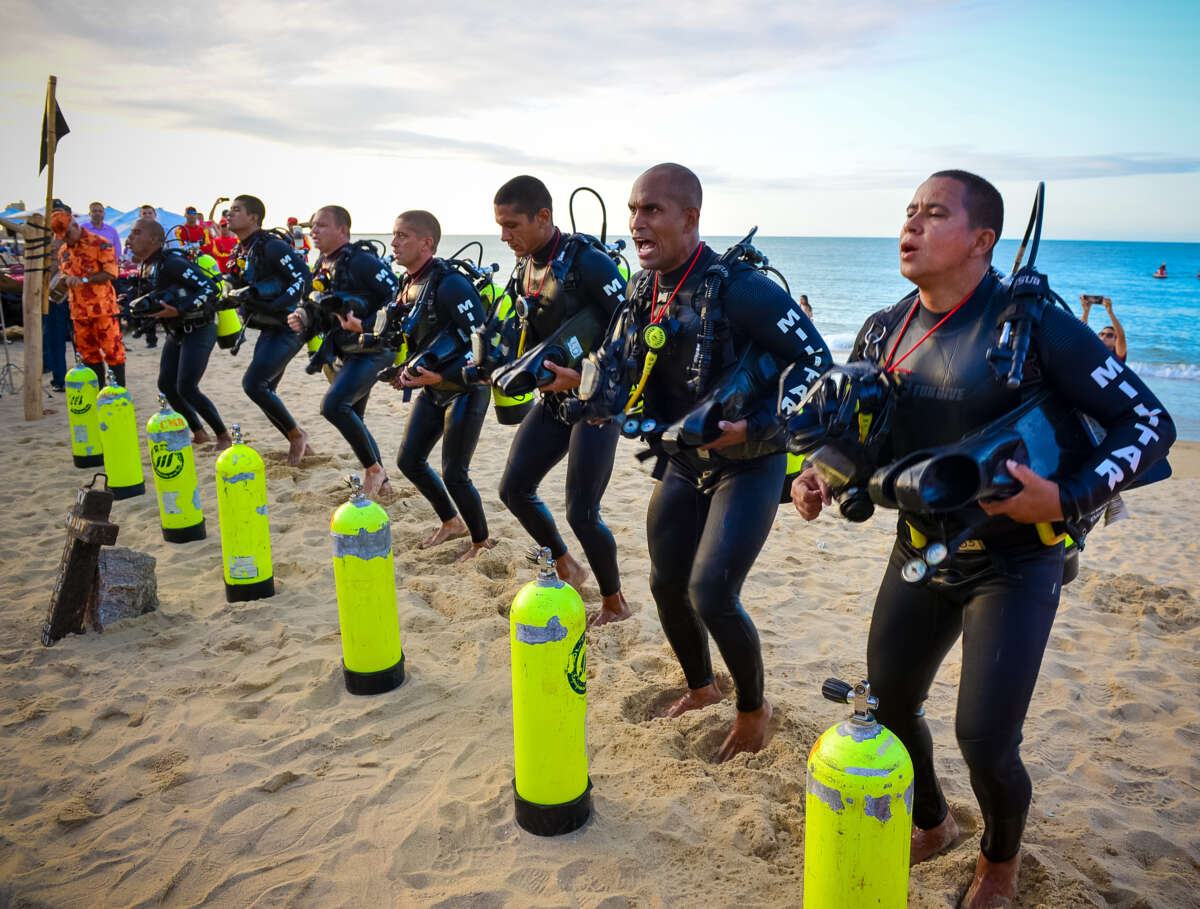 Ceará ganha novos mergulhadores de resgate após curso da Aesp/CE e do CBMCE