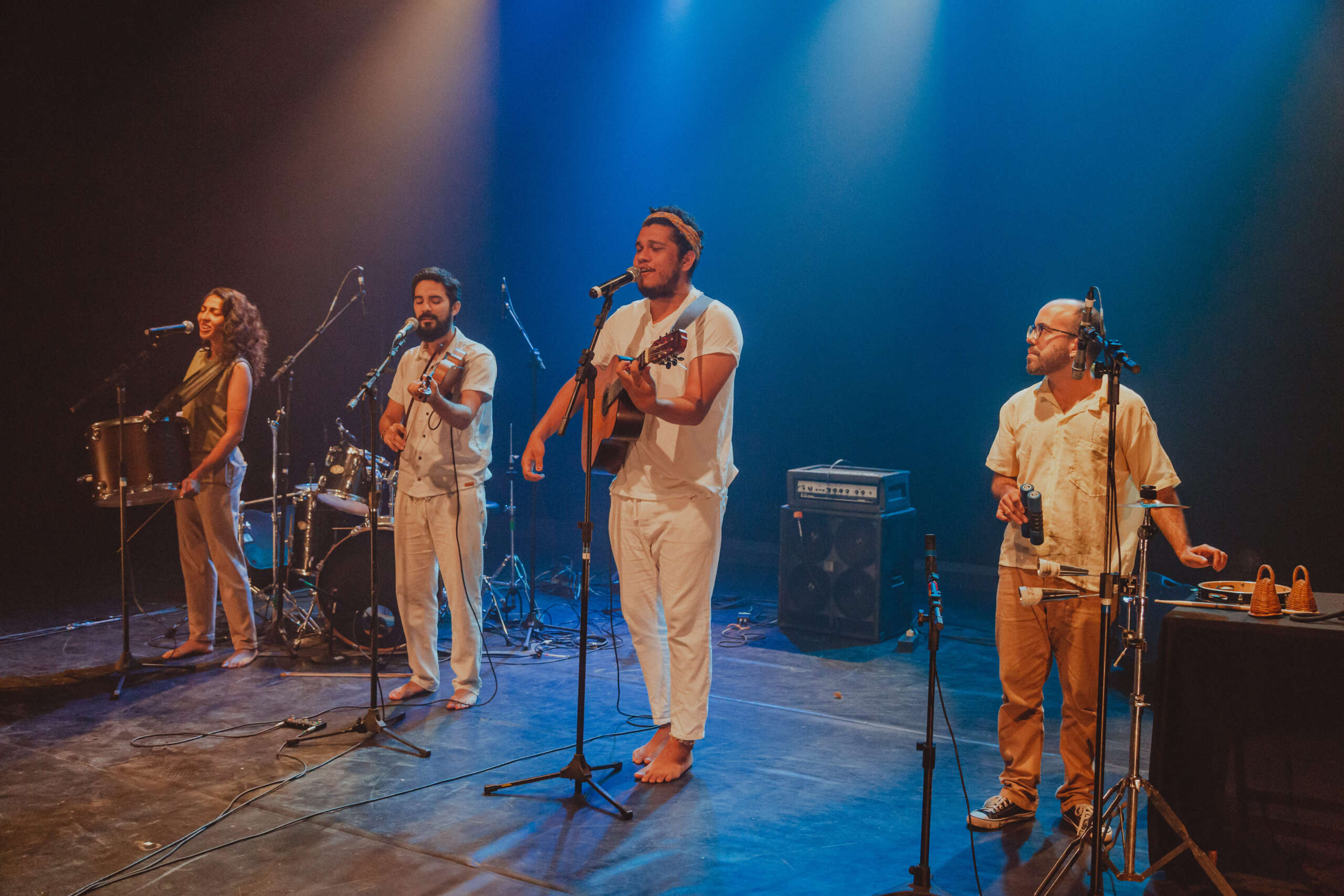 Integrante do Laboratório de Música, projeto Torrado de Rabeca realiza mostra de processo ao público durante as Rotas de Criação