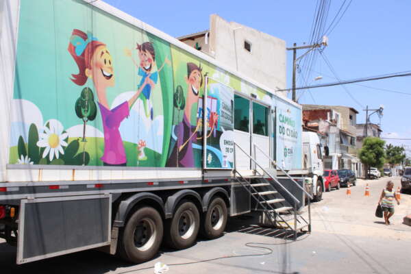 Caminhão do Cidadão leva serviços a mais nove comunidades em  oito municípios cearenses