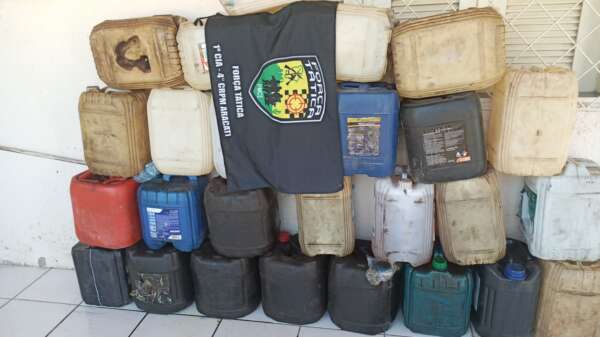 PMCE apreende 480 litros de combustível que seriam comercializados de forma clandestina no interior do Estado