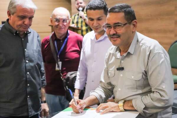 SDA assina contratos do projeto Hora de Plantar Safra 2023/2024