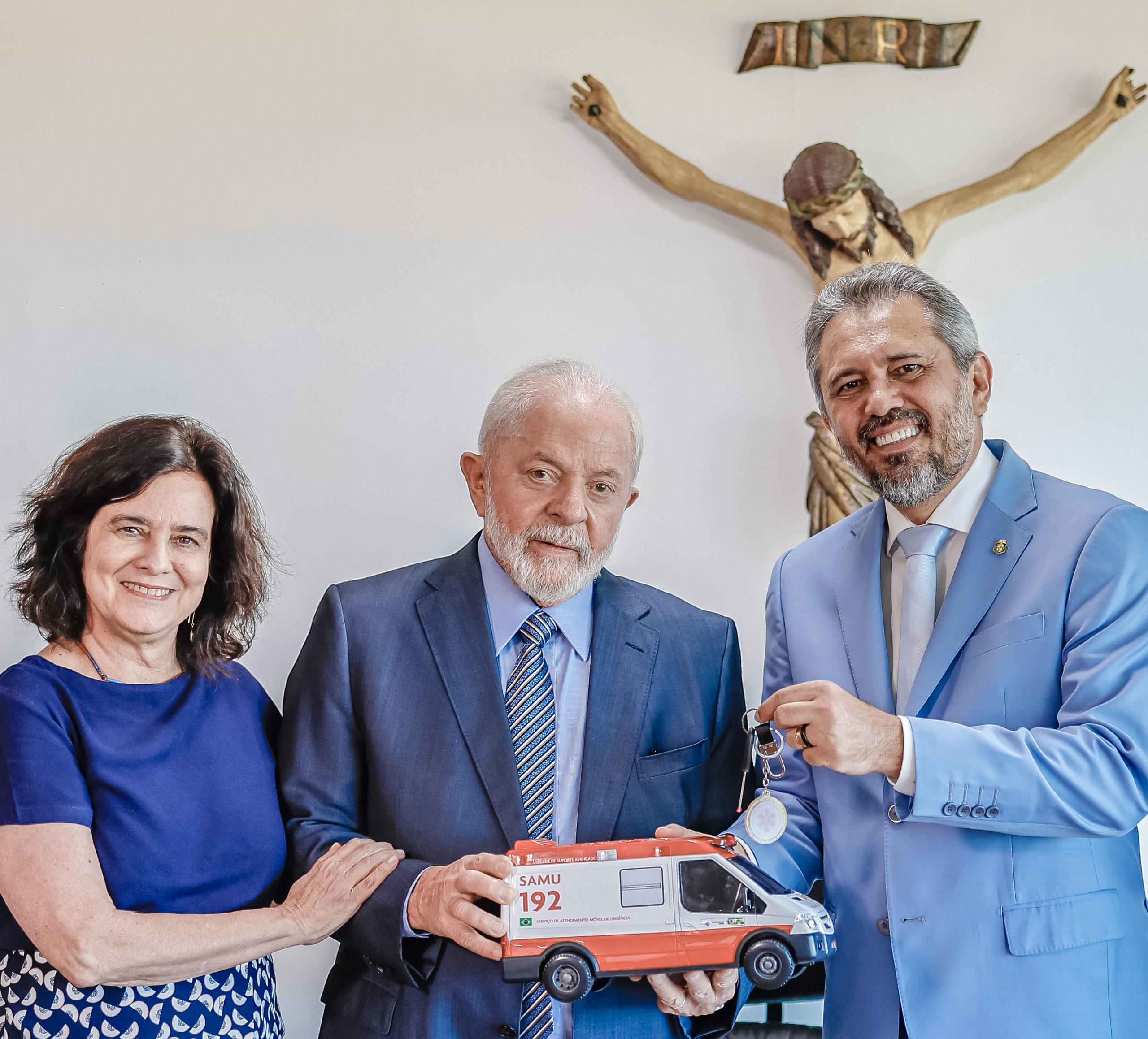 Governo do Ceará recebe 33 novas ambulâncias em comemoração aos 20 anos do Samu