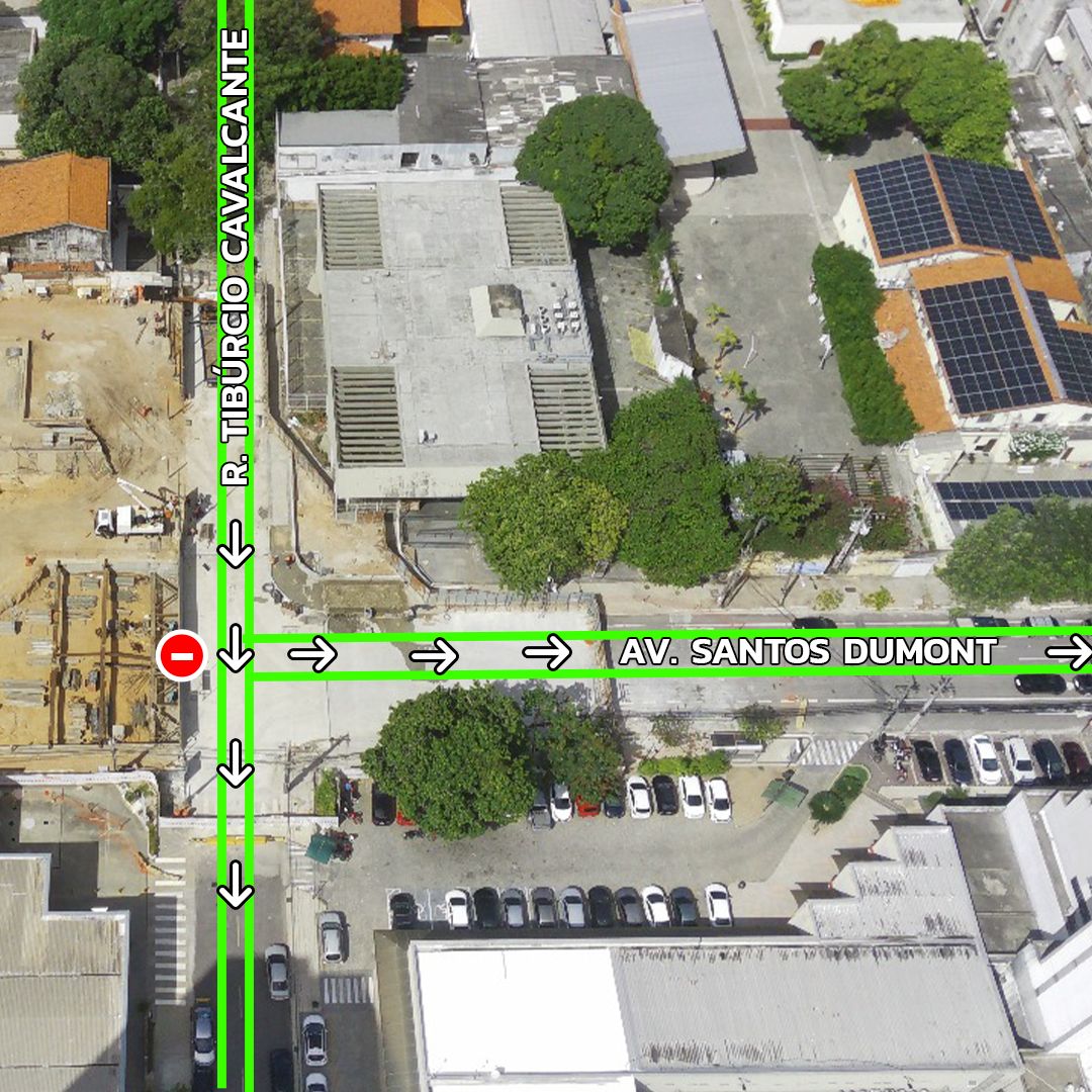 Seinfra libera fluxo no cruzamento da Rua Tibúrcio Cavalcante com Av. Santos Dumont