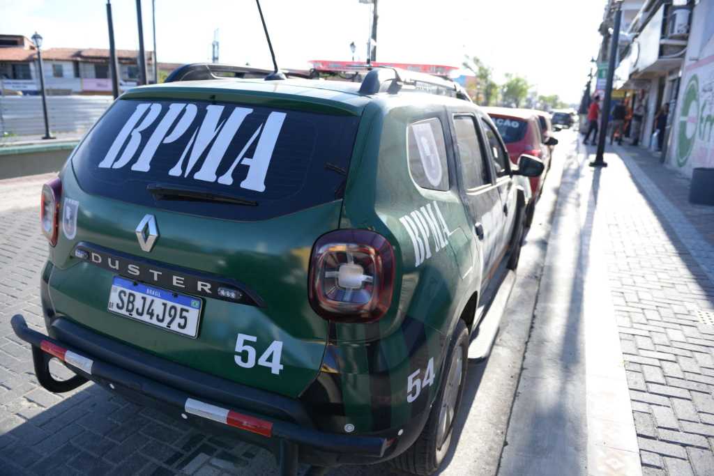 PMCE põe fim em rinha de galo e suspeito é autuado por maus-tratos em Fortaleza