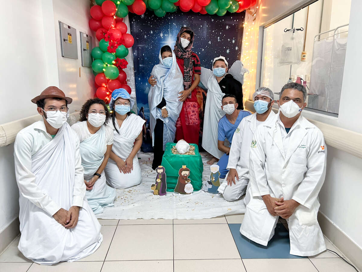 Pacientes pediátricos do HGF participam de atividade com presépio vivo
