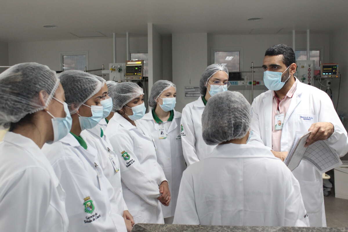Alunos da rede pública estadual participam de visita técnica ao HRC