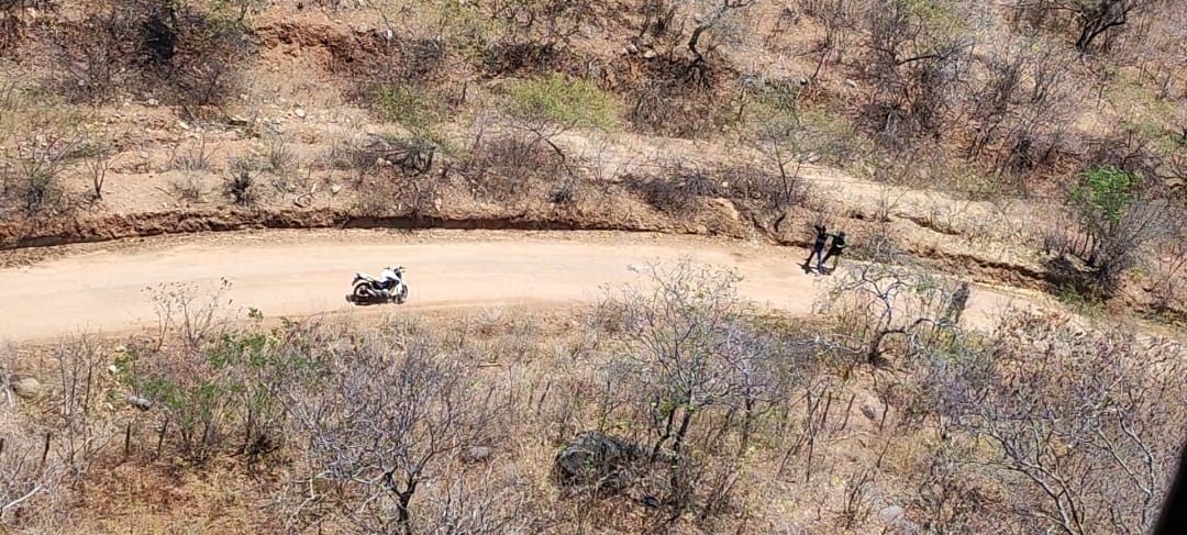 Com apoio da Ciopaer, PMCE prende suspeito de roubo durante tentativa de fuga em Crateús