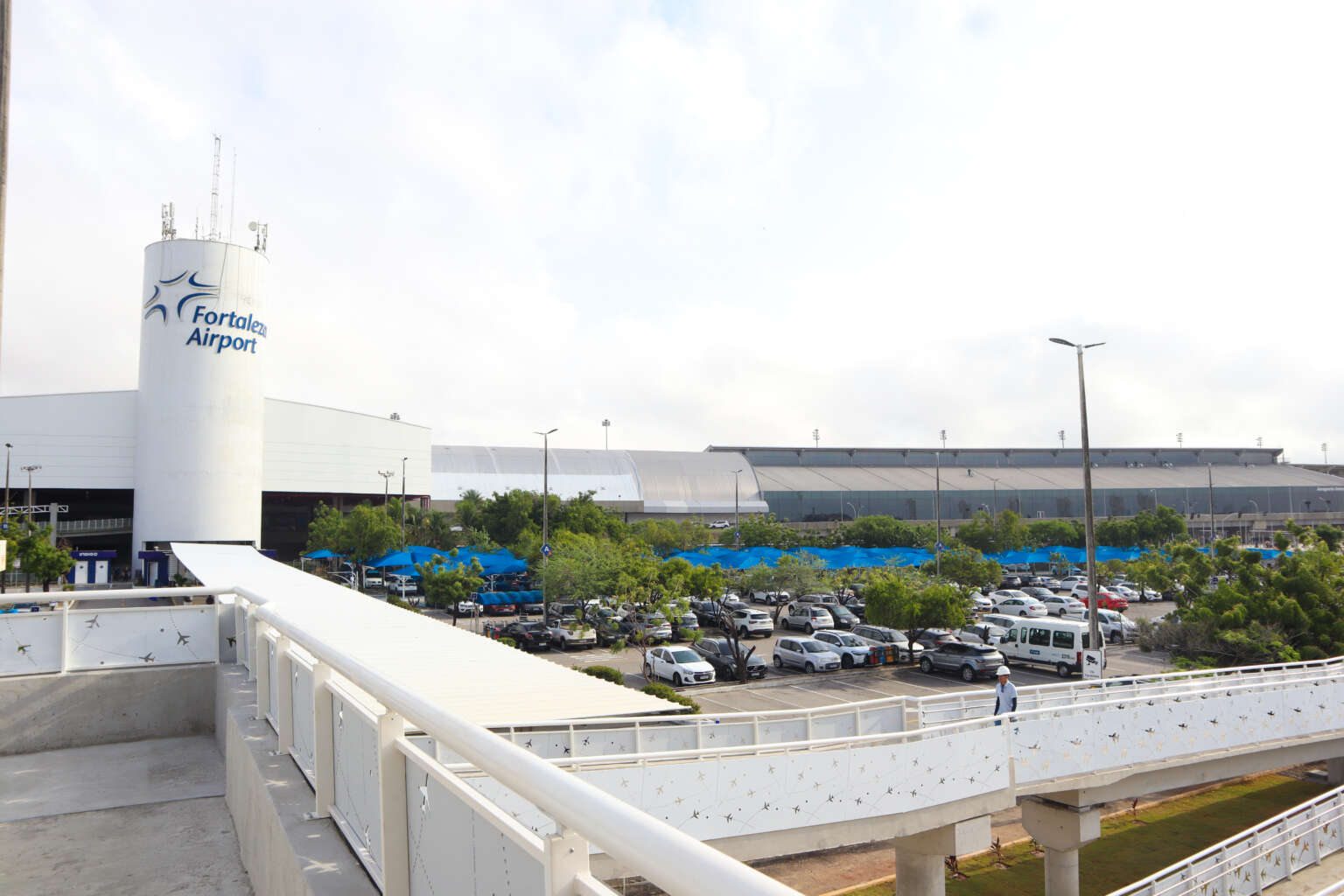 VLT Ramal Aeroporto: Seinfra libera travessia sobre a passarela em frente ao Aeroporto