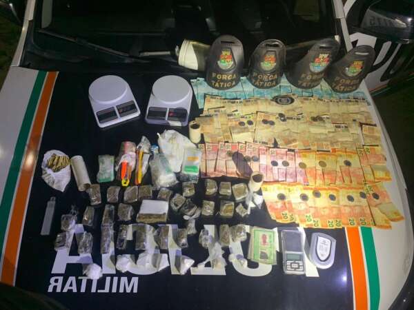 Polícia Militar apreende mais de 1 kg de maconha e cocaína em Caucaia