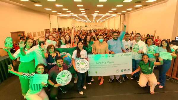 Selo Escola Sustentável é entregue a unidades que se engajaram em ações socioambientais