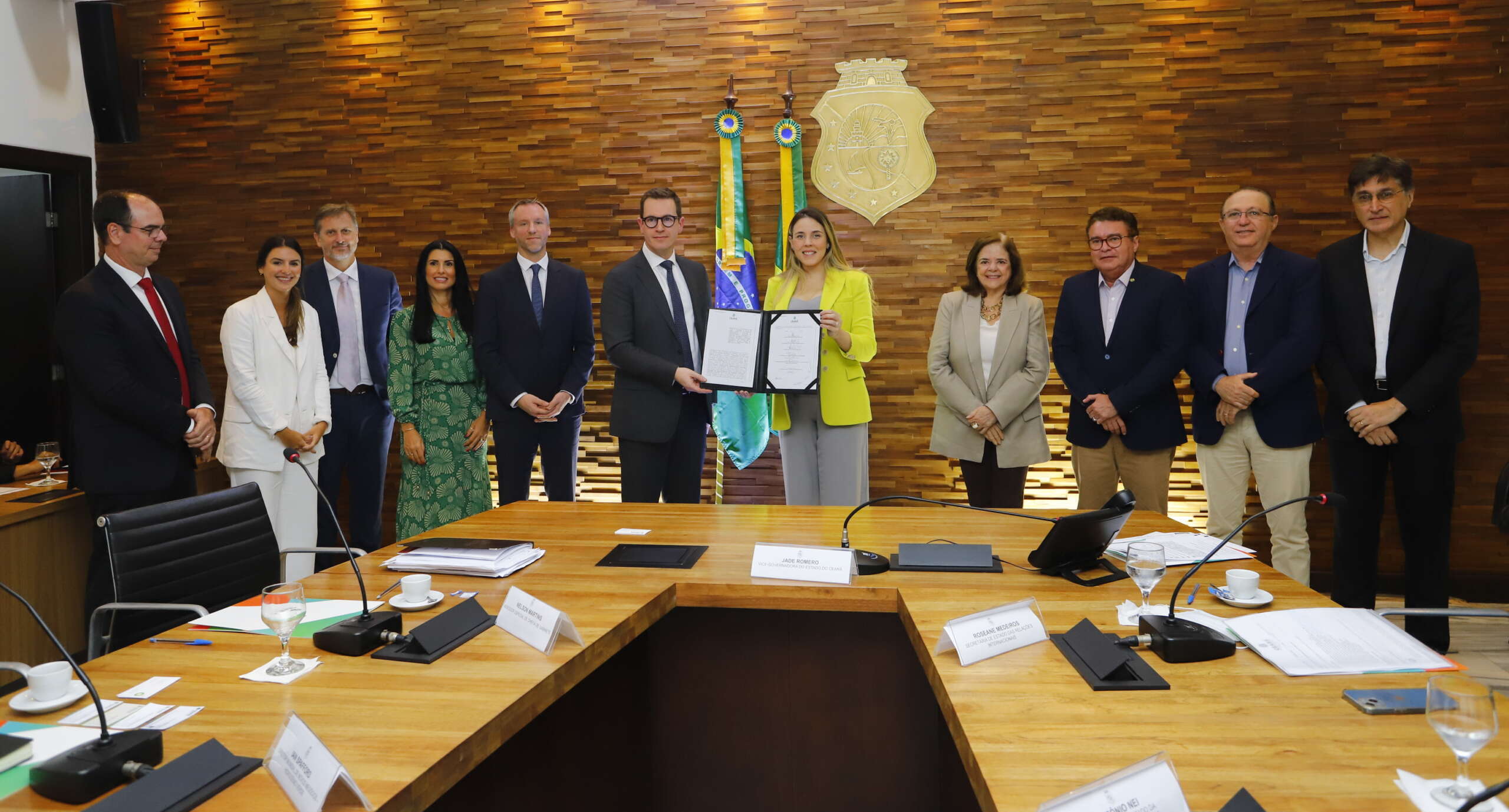 Governo do Ceará e multinacional bp assinam memorando para produção de hidrogênio verde e derivados no Complexo do Pecém