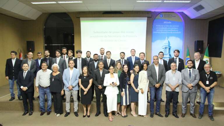 Sefaz-CE empossa 22 novos servidores