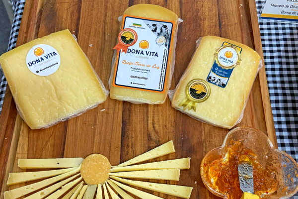 Com apoio do Governo do Ceará, queijaria desenvolve produtos autorais e conquista premiação internacional