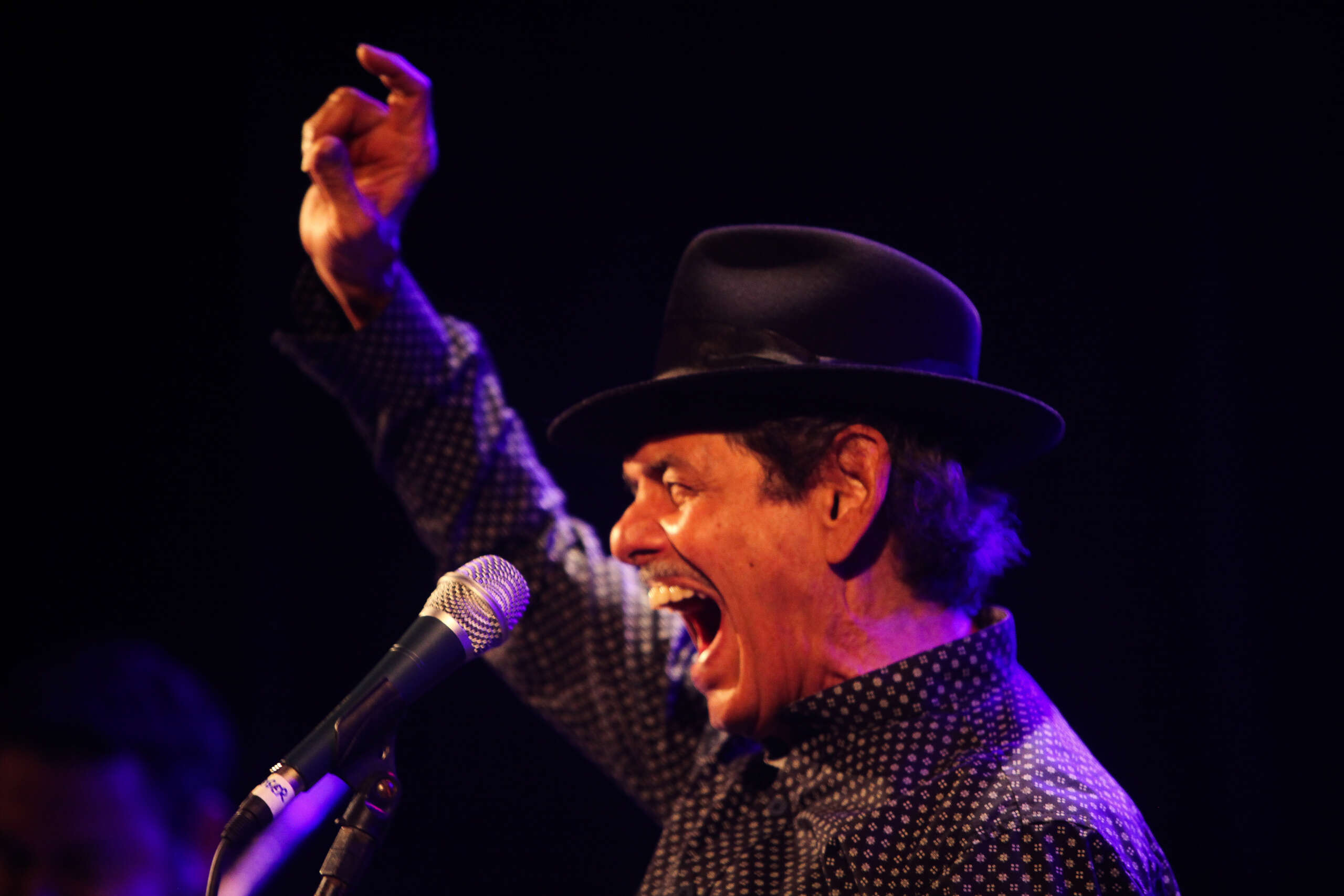 Rodger Rogério comemora 80 anos com show especial no Cineteatro São Luiz