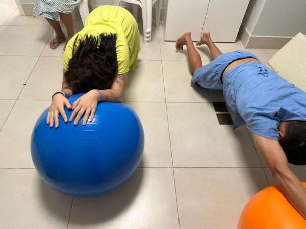 Fisioterapia auxilia na reabilitação física e mental de pacientes psiquiátricos no HRVJ