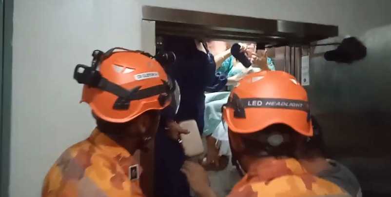 Corpo de Bombeiros resgata oito pessoas presas em elevador