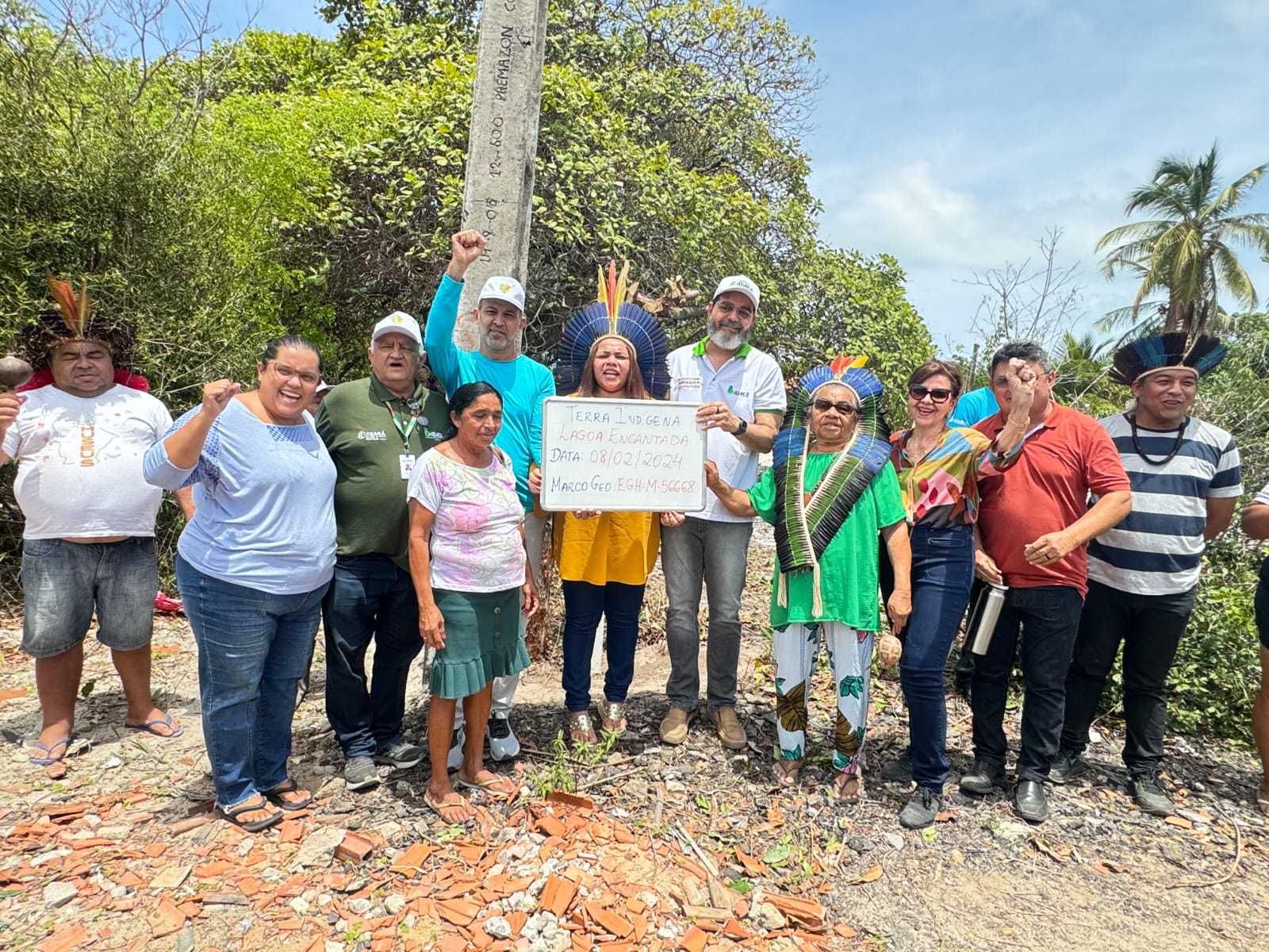 Marco que delimita a Terra Indígena do Povo Jenipapo Kanindé é posicionado em Aquiraz