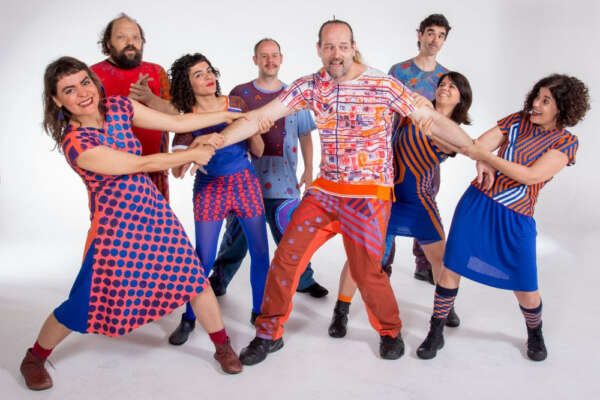 Barbatuques: Petrobras patrocina turnê que circula por 15 cidades brasileiras, reunindo shows e oficinas de música corporal