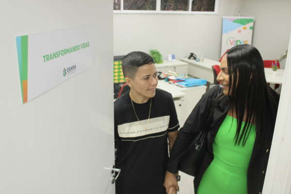 Transformando Vidas capacita e insere jovens no mercado de trabalho