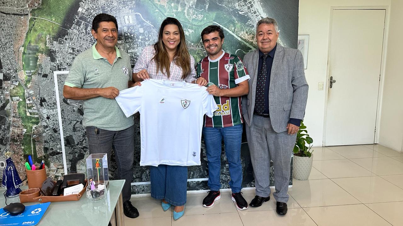 Calouros do Ar discute parceria com a Sema para treinar divisões de base no Parque do Cocó