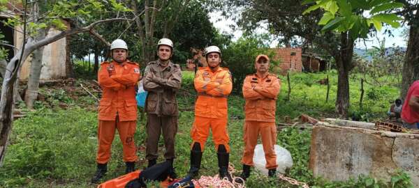 Animal que caiu em cacimba é resgatado pelo Corpo de Bombeiros em Ipueiras