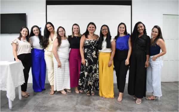 Hospital Geral Dr. César Cals forma 12 novos residentes multiprofissionais