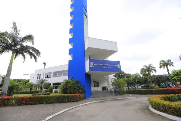 Uece divulga cronograma de seleção de professores temporários e substitutos