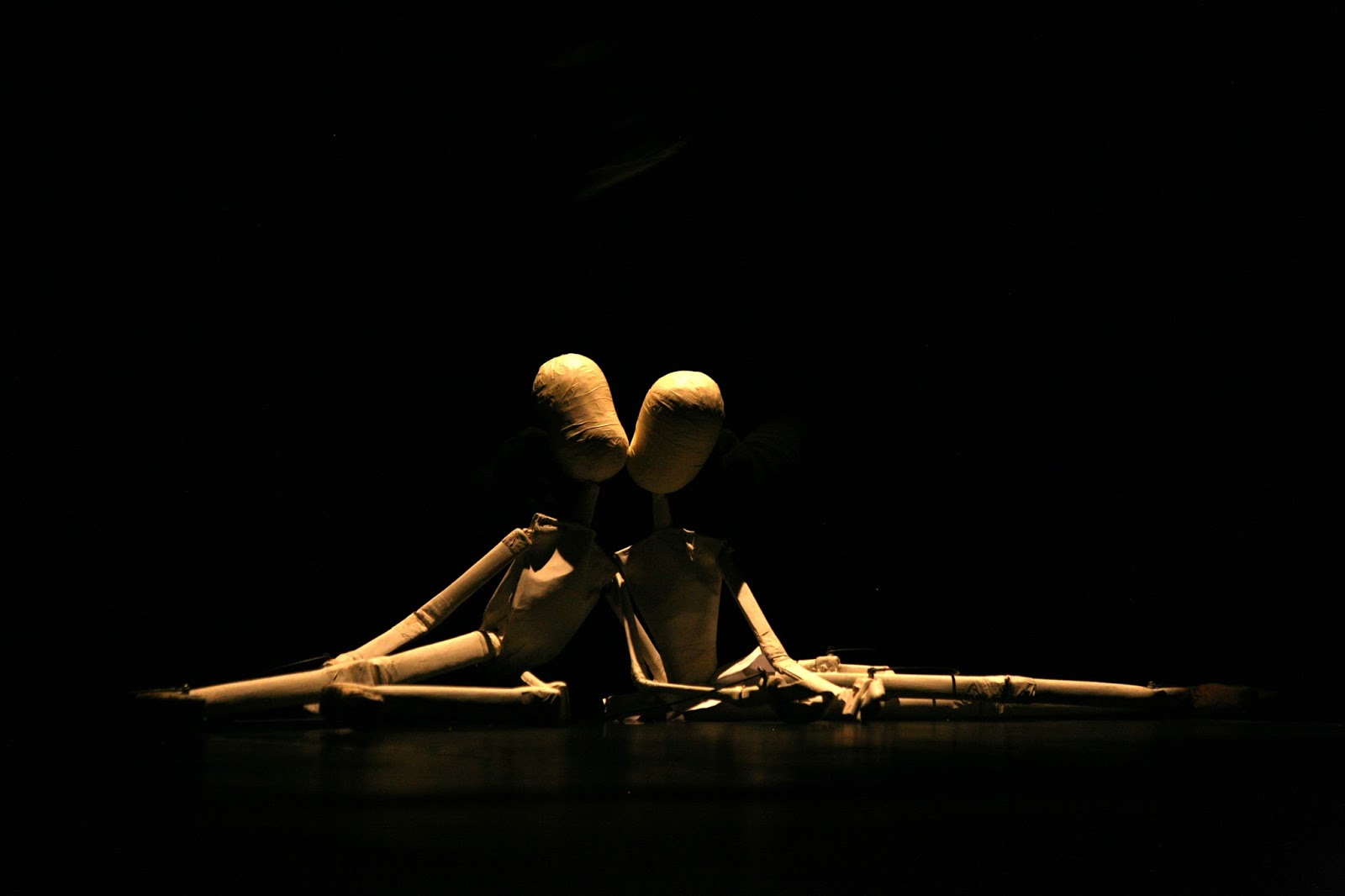 Maratona de apresentações gratuitas celebra o Dia Mundial do Teatro e o Dia Nacional do Circo no Theatro José de Alencar