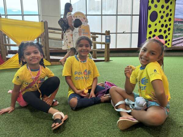 Crianças do Instituto Povo do Mar conhecem a Cidade Mais Infância