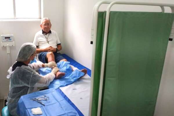 Tratamento com estomaterapia no Hospital Martiniano de Alencar diminui tempo de internação e evita danos graves por lesões