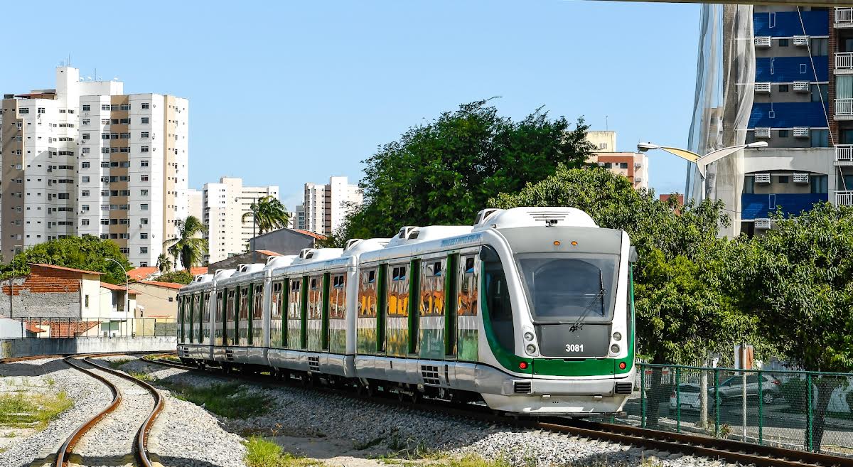 Metrô e VLTs terão funcionamento especial neste sábado (12)