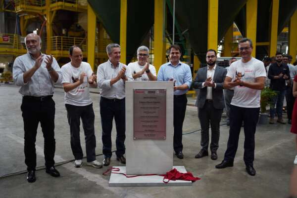 Com investimento de R$ 187 mi, fábrica para produção de telhas de fibrocimento é inaugurada em Caucaia