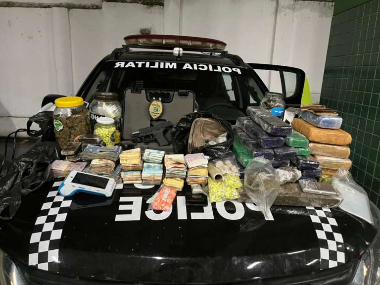 24kg de drogas e R$ 94 mil são apreendidos pela PMCE em apartamento no Meireles