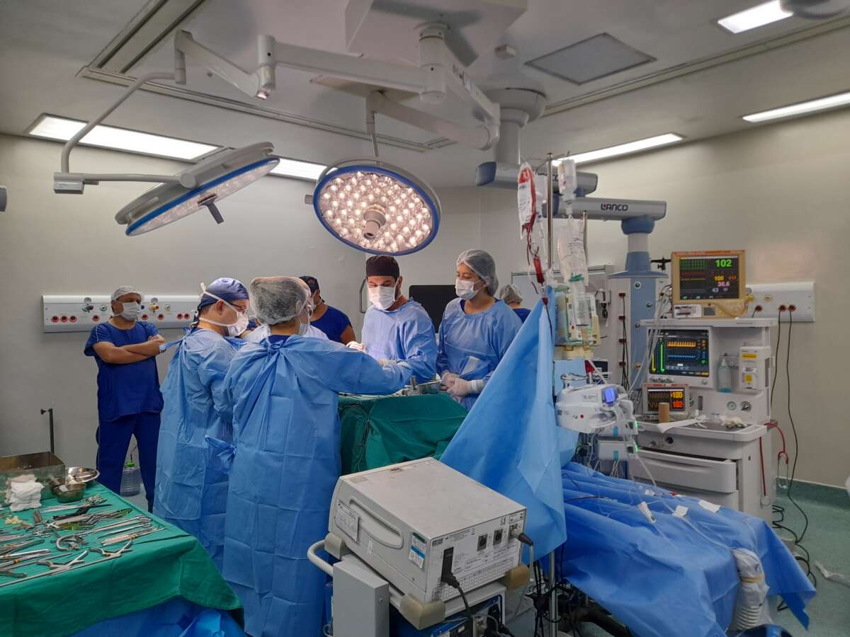 HRN começa a executar cirurgias de correção de espaço craniano em bebês; procedimento era realizado apenas em Fortaleza