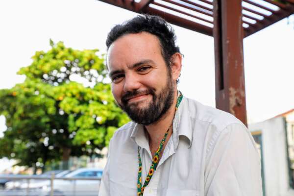 Lucas Maia: professor e gestor autista que atua para a garantia dos direitos das pessoas com deficiência e pelo fim do capacitismo