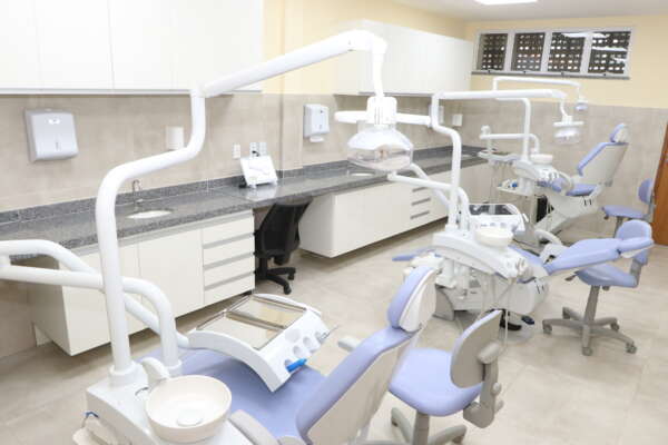 Governo do Ceará inaugura nova estrutura de Centro Odontológico em complexo de saúde da PMCE