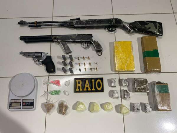 PMCE desarticula laboratório de drogas e apreende armas e mais de 3kg de entorpecentes em Morrinhos